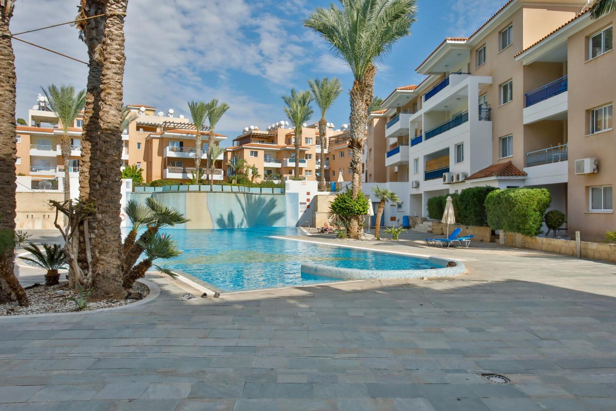 Casa Del Sol Townhouse In Iris Village Paphos Esterno foto