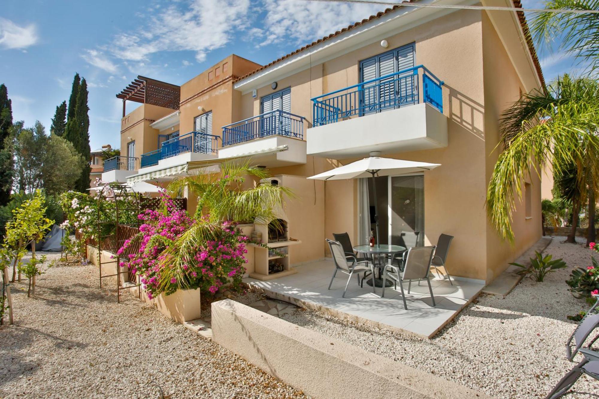 Casa Del Sol Townhouse In Iris Village Paphos Esterno foto