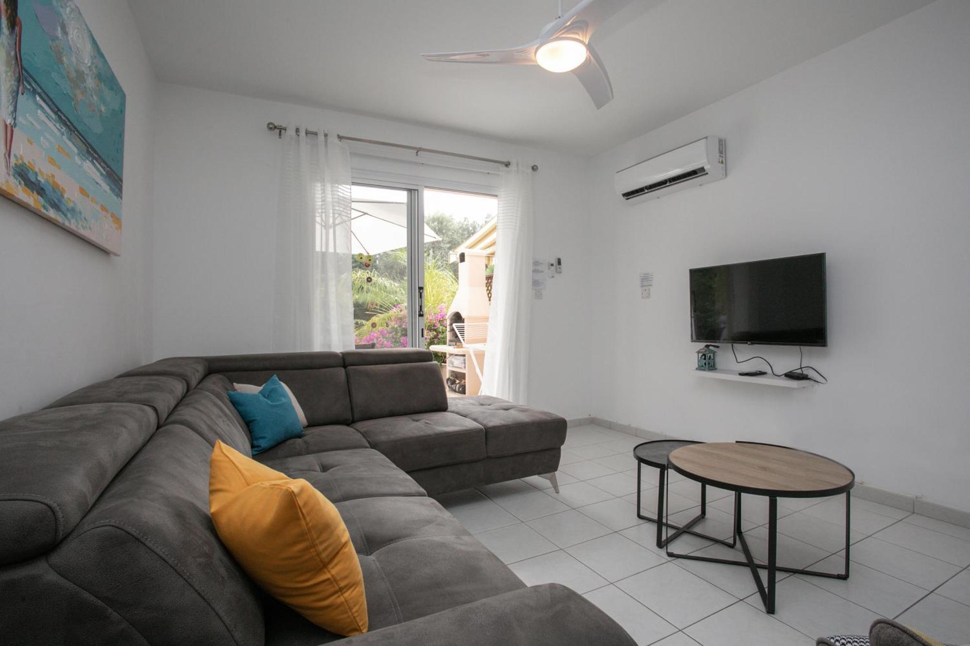 Casa Del Sol Townhouse In Iris Village Paphos Esterno foto