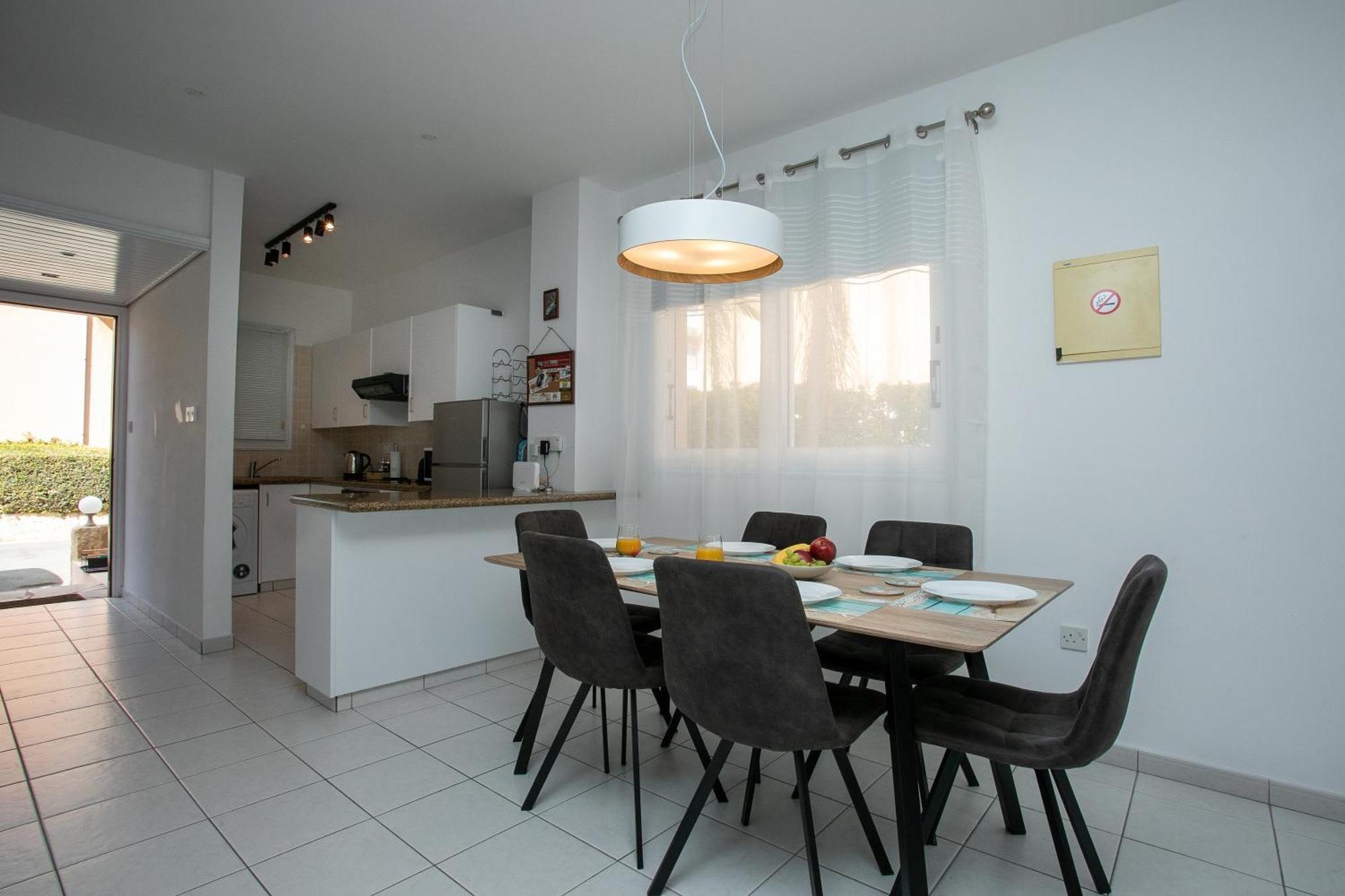 Casa Del Sol Townhouse In Iris Village Paphos Esterno foto